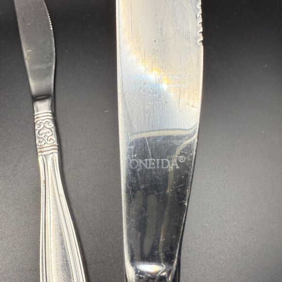 Oneida Vista Stainless Steel Dinner Knives Set Of 2 Vintage Flatware Silverware - Picture 3 of 5